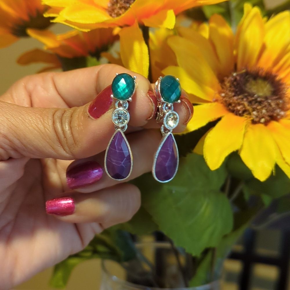 Napier Signed crystal beautiful earrings
